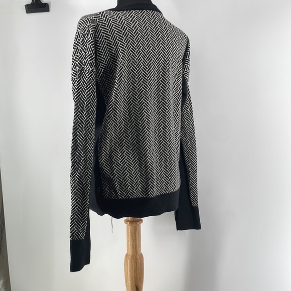 Lululemon Yogi Crew Sweater
Black / White merino wool warm layer mountain sz 8 - Picture 7 of 12